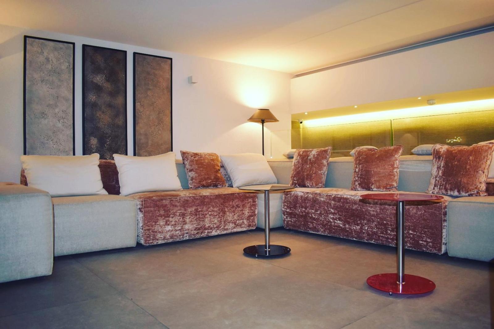230 Luxury * Rome